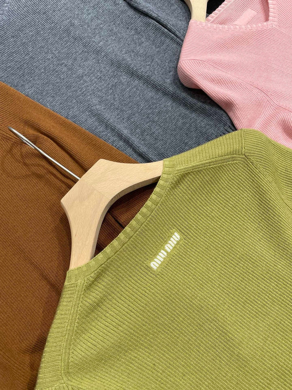 MAGLIONE IN MAGLIA MIUMIU STILE 101