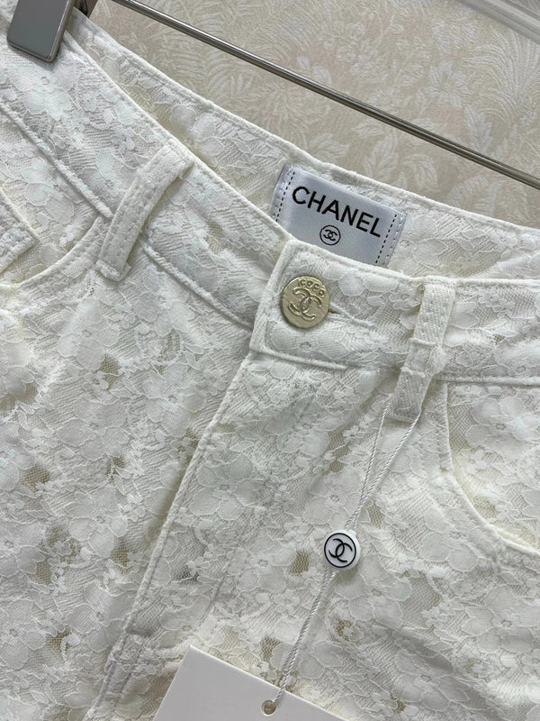 CHANEL LACE-TRIMMED DENIM SHORTS 275066