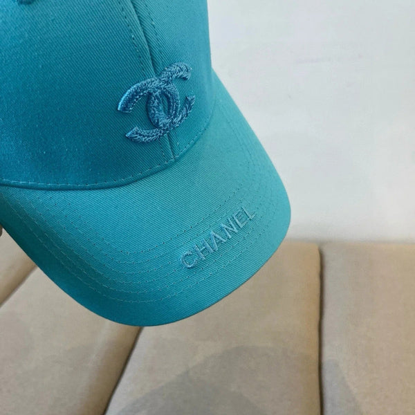 BASEBALL HAT IN BRIGHT CYAN COTTON 672892