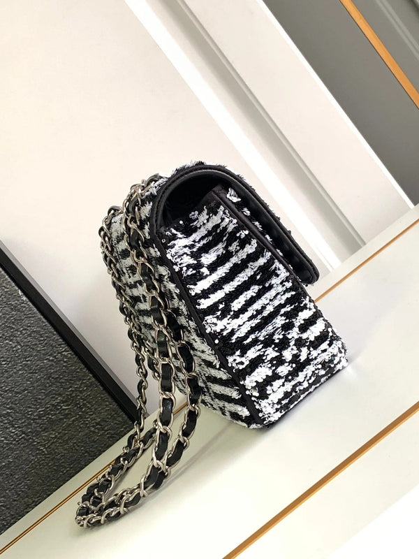 CC 25S FLAP BAG 25 CM IN WHITE MIX BLACK SEQUINS