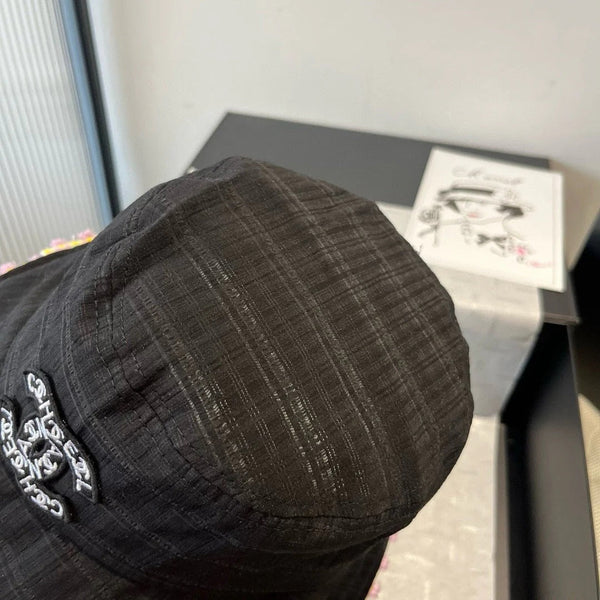 BLACK BUCKET HAT WITH FLORAL BORDER 673996