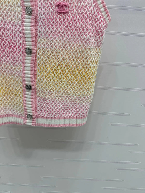 CHANEL KNITTED BUTTONED SLEEVELESS VEST 274921