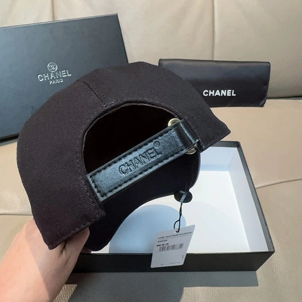 BASEBALL HAT IN BLACK DOUBLE C EMBROIDERED 674174