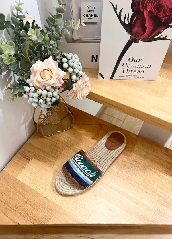 GG SLIDES IN MULTICOLOR RAFFIA