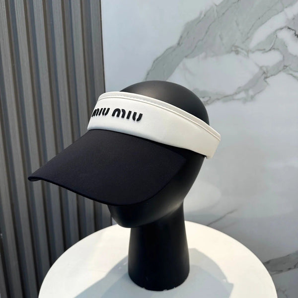 CAPPELLINO CON VISIERA MM SPORT IN TESSUTO NERO E BIANCO