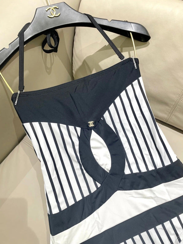 CC BIKINI SWIMSUIT SET IN WHITE WITH BLACK VERTICAL STRIPES 633258