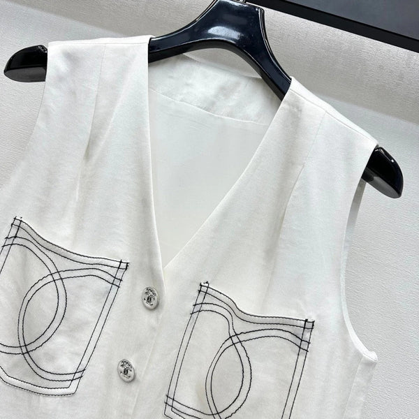 CHANEL SLEEVELESS BUTTONED BLAZER 274758