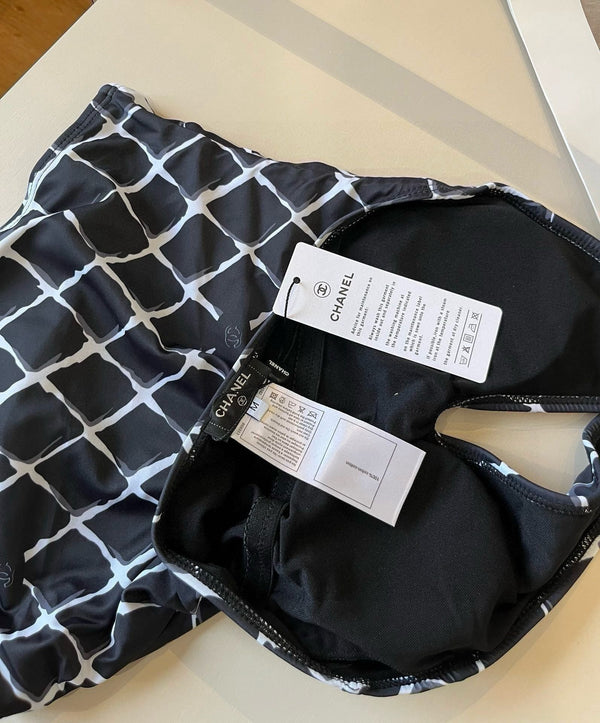 CC BIKINI SWIMSUIT SET IN WHITE CHECKERED PRINT ON BLACK BACKGROUND 624545