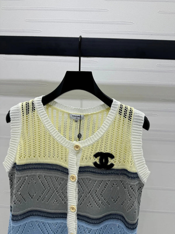 GILET APERTO CON LOGO RICAMATO CHANEL 274869