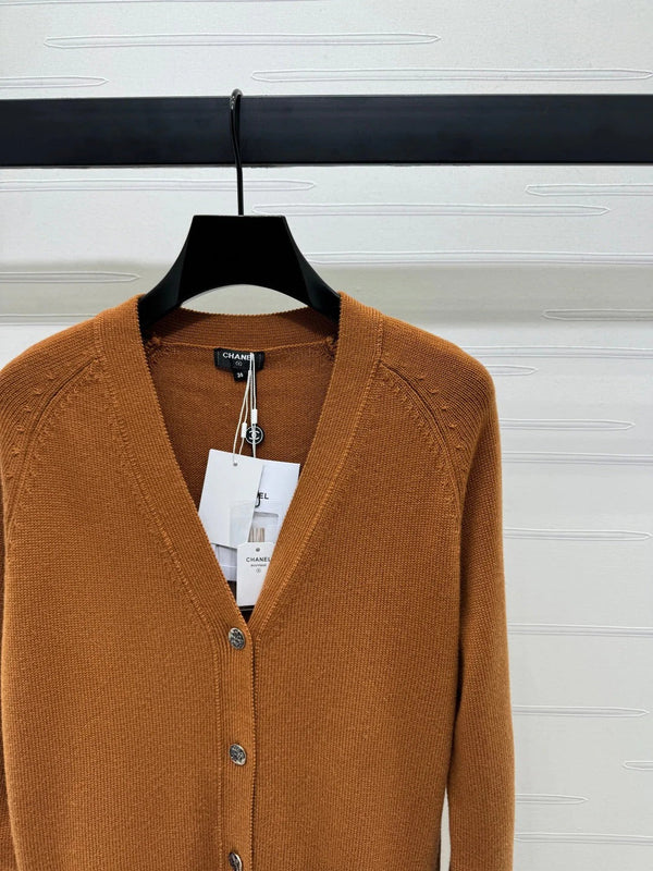 CHANEL HEAVY KNIT CARDIGAN WITH EMBELLISHED FLORAL DETAILS 274877