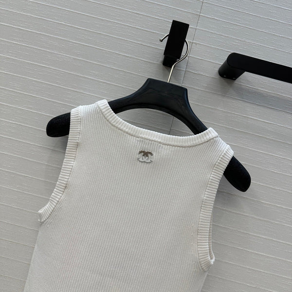 CHANEL SLEEVELESS TOP STYLE 62
