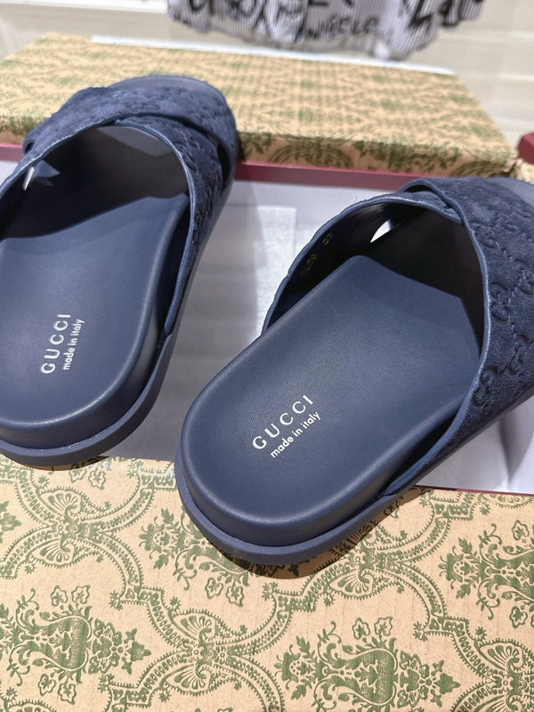 GG SLIDES IN NAVY BLUE SUEDE WITH EMBOSSED LOGO STYLE 10