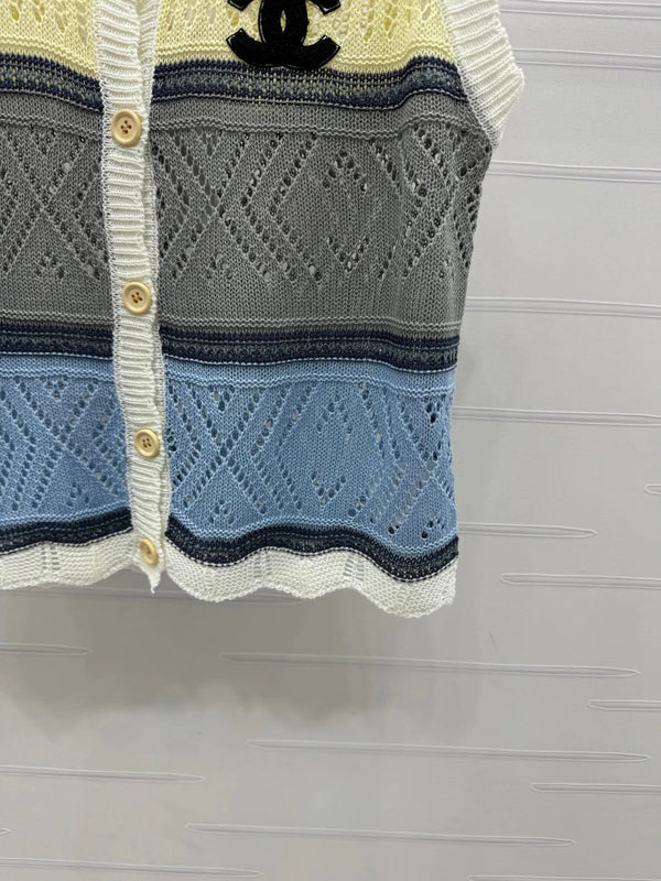 GILET APERTO CON LOGO RICAMATO CHANEL 274869