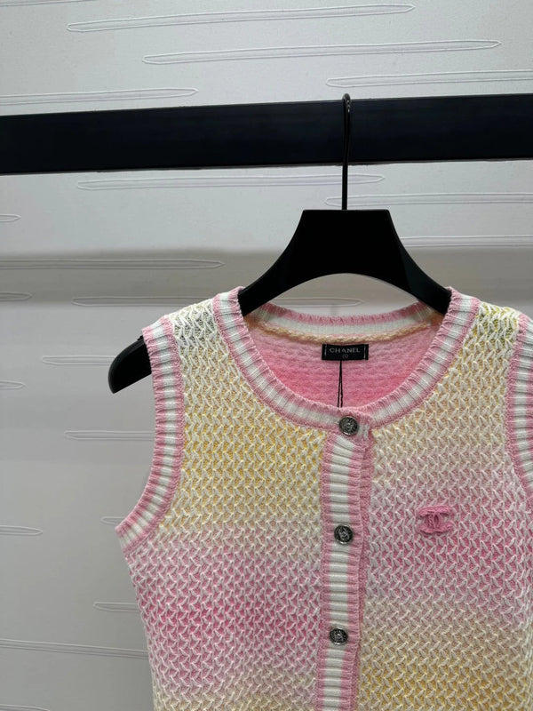 CHANEL KNITTED BUTTONED SLEEVELESS VEST 274921