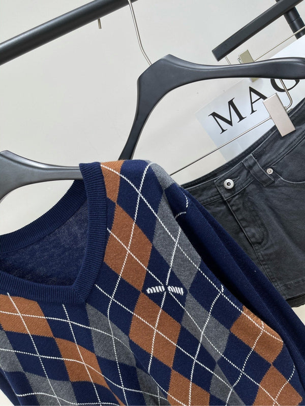 MIUMIU LONG-SLEEVE V-NECK SWEATER 275895