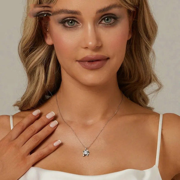 Collana con ciondolo a stella lucente