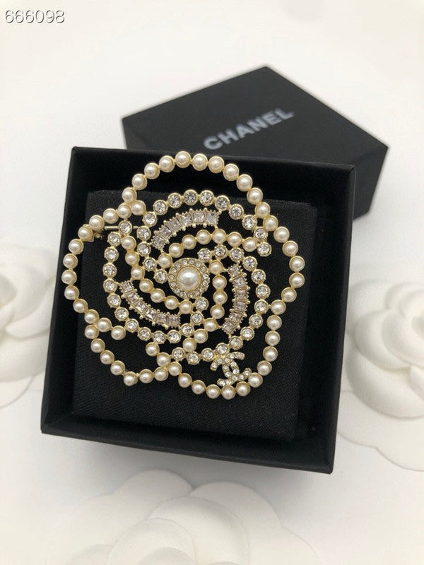 SPILLA A FORMA DI FIOCCO DI NEVE PER LE FESTE IN PERLA BIANCA E CRISTALLO