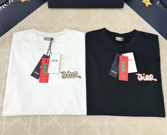 CD 25 Snake-shaped Letter Embroidered Short Sleeves T-shirt Cotton