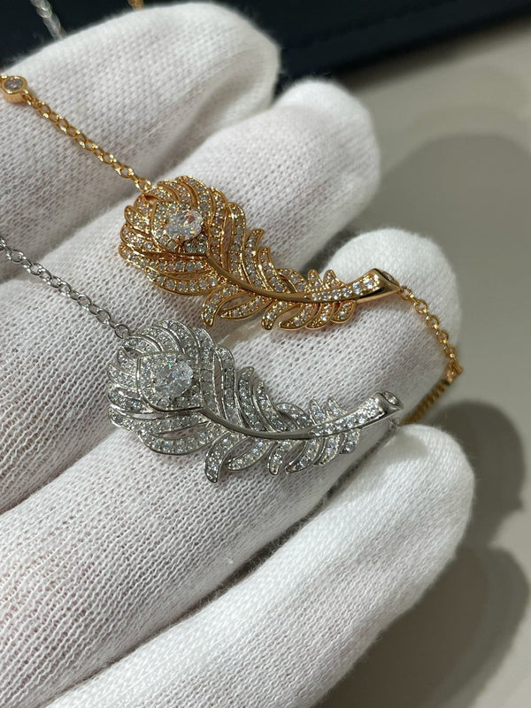 COLLANA CON PIUME DI PAVONE