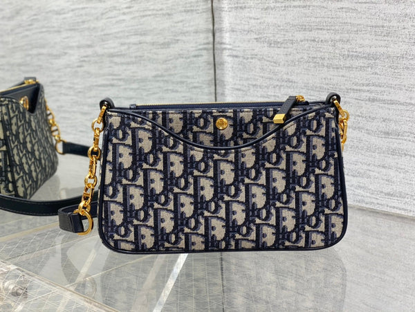 CD HOBO AVENUE 21CM RICAMO OBLIQUO BLU