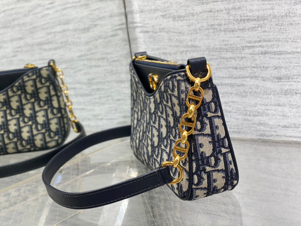 CD HOBO AVENUE 21CM RICAMO OBLIQUO BLU