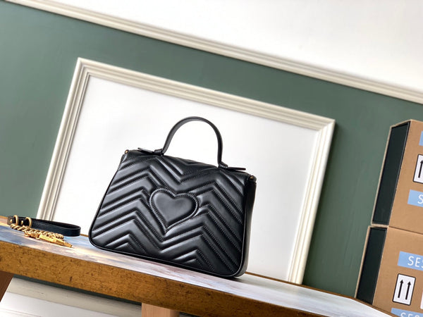 GG Marmont 26.5cm Black Calfskin Gold Hardware