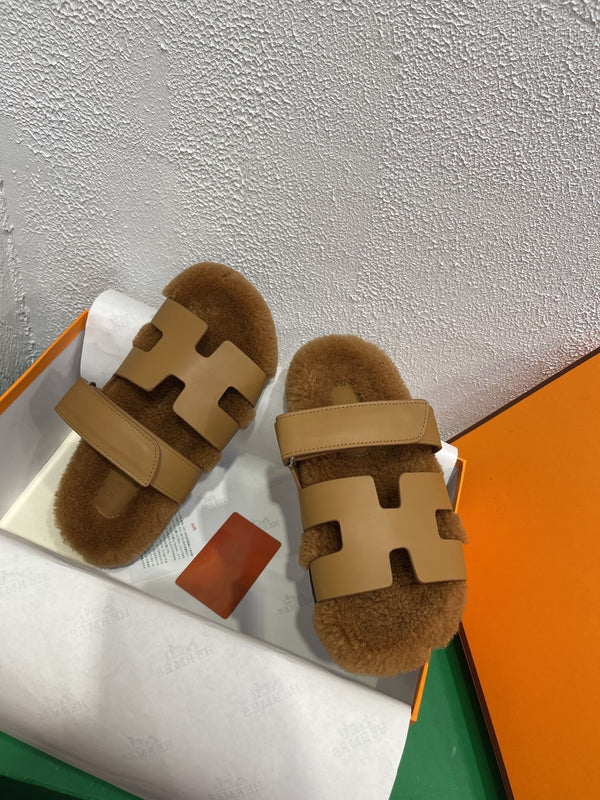 Chypre Sandal Gold shearling insole Gold goatskin lining