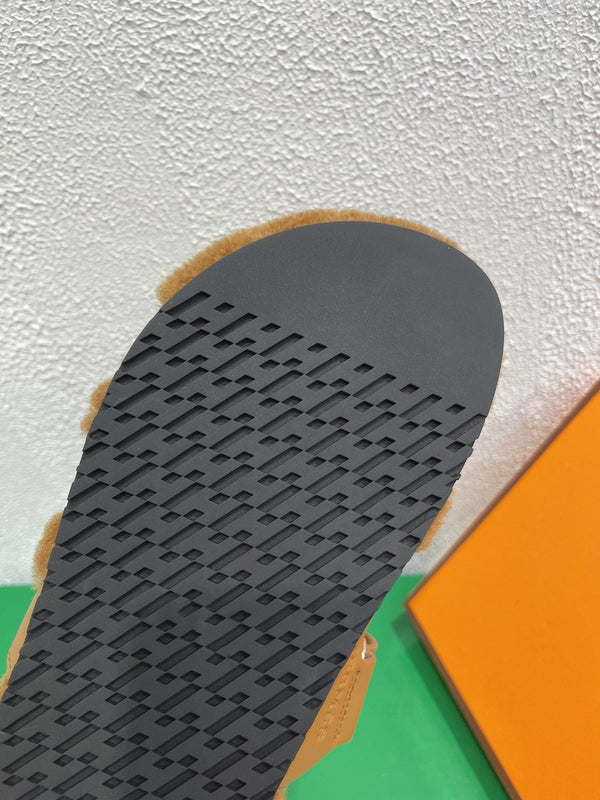 Chypre Sandal Gold shearling insole Gold goatskin lining