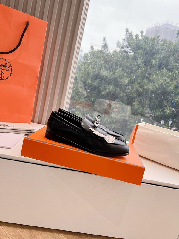 Mocassino Destin in pelle di capra nera con dettaglio frange