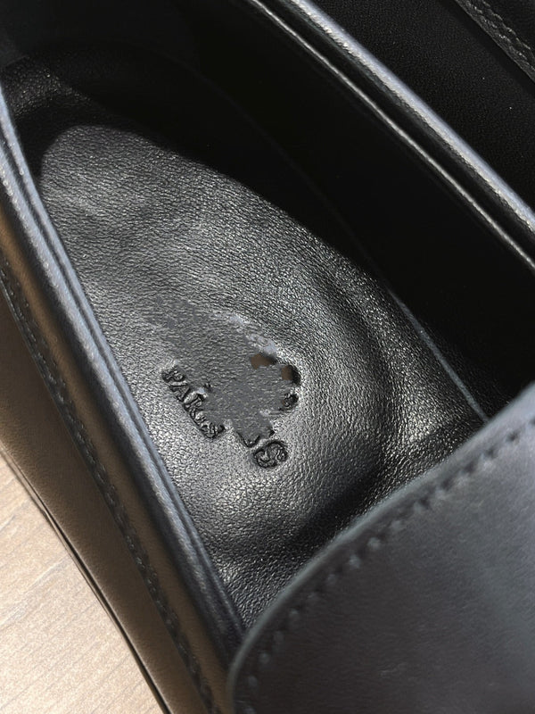 Mocassino Destin in pelle di capra nera con dettaglio frange