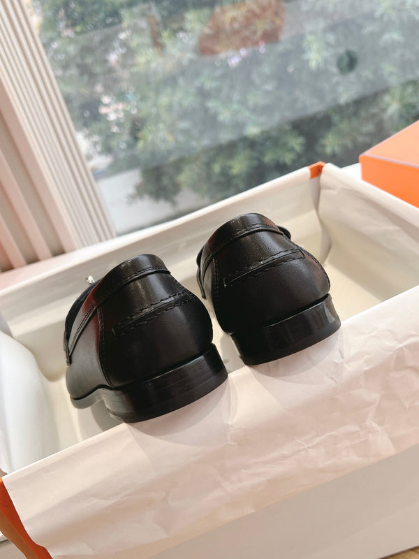 Mocassino Destin in pelle di capra nera con dettaglio frange