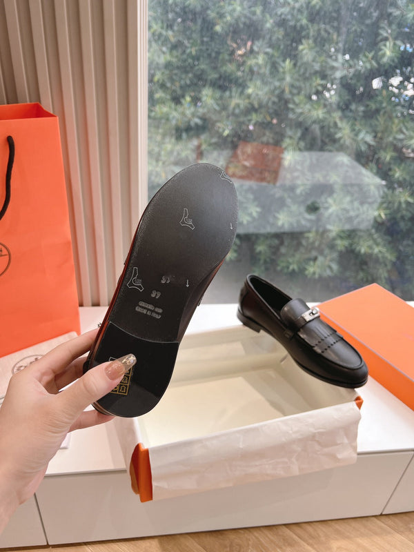 Mocassino Destin in pelle di capra nera con dettaglio frange