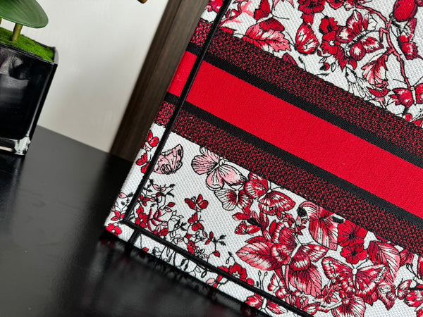 Borsa media per CD e libri, 36 cm, ricamo a farfalla con cuore bianco e rosso