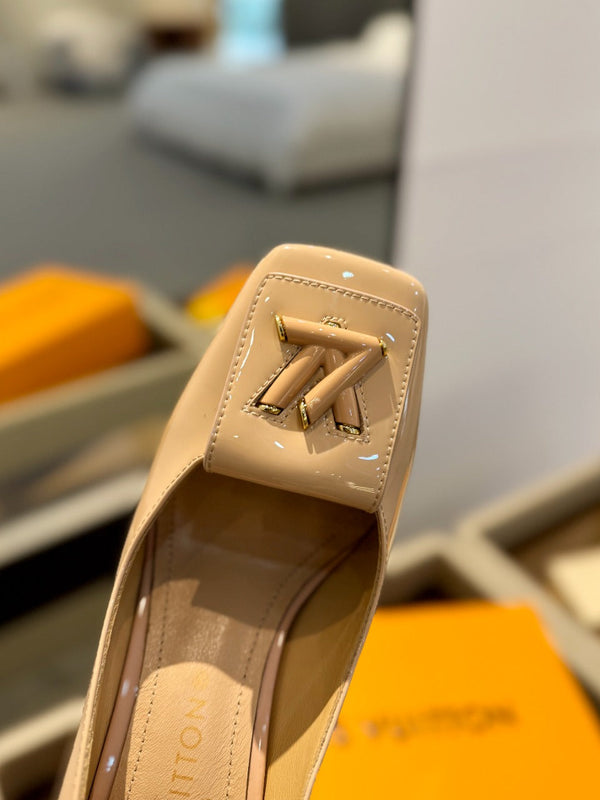LV Shake Pump 120mm Beige Cowhide