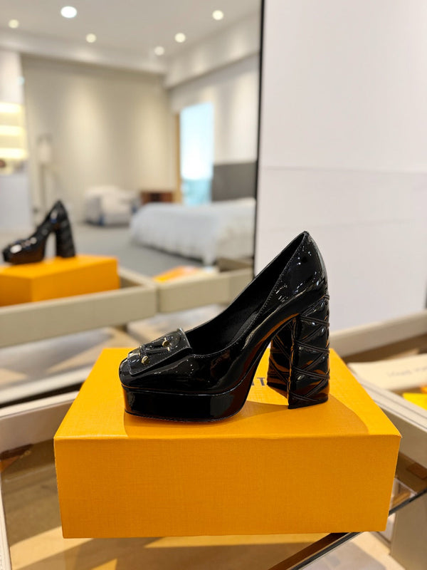 LV Shake Pump 120mm Glossy Black Cowhide