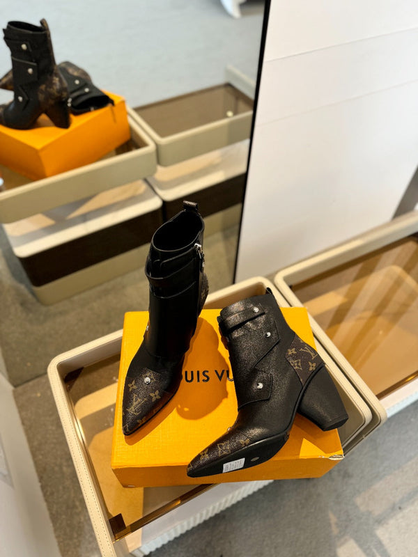 Stivaletto LV Trinity 75mm in pelle di vitello monogrammata marrone scuro mix nero