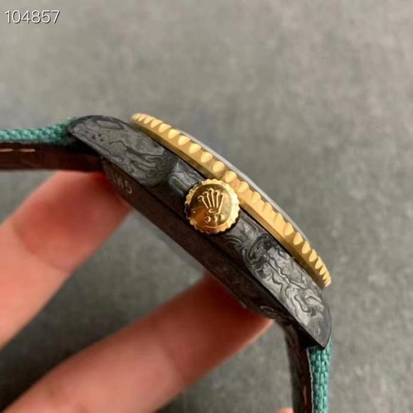 GMT-MASTER II CUSTOM CARBON CREAM DIAL