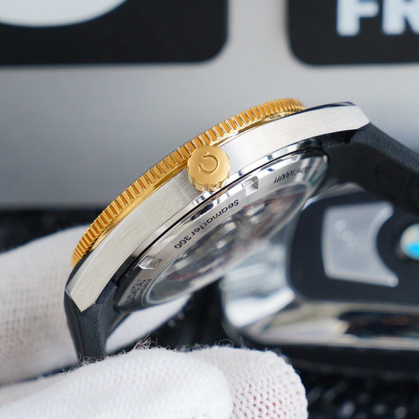 SEAMASTER 300M CO-AXIAL RUBBER