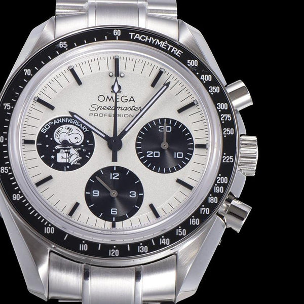 SPEEDMASTER MOONWATCH SNOOPY BLACK BEZEL