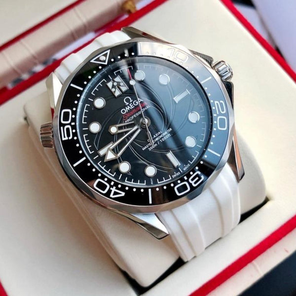 SEAMASTER DIVER 300M CO-AXIAL 42MM 007 WHITE RUBBER