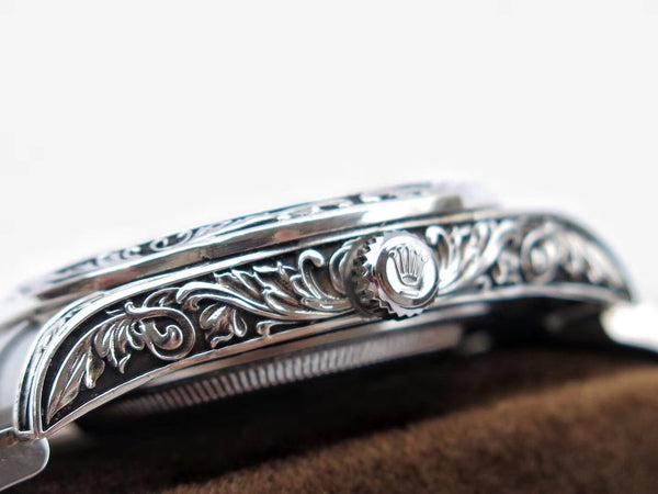 MILGAUSS 40 HAND ENGRAVED CASE BLACK DIAL