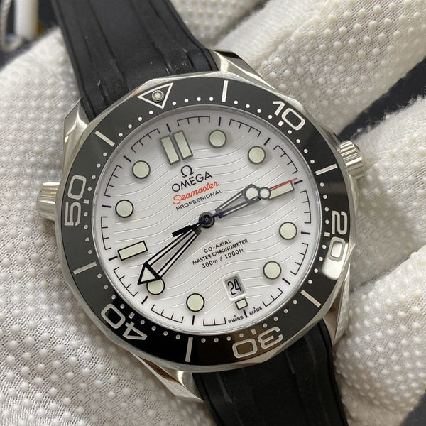 SEAMASTER PROFESSIONAL 300 BLACK CERAMIC WHITE DIAL