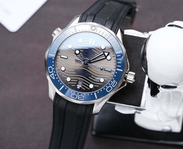 SEAMASTER DIVER 300 GREY DIAL BLACK RUBBER