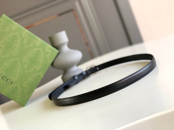 CINTURA SOTTILE GG MARMONT CON FIBBIA DOPPIA G IN PELLE NERA