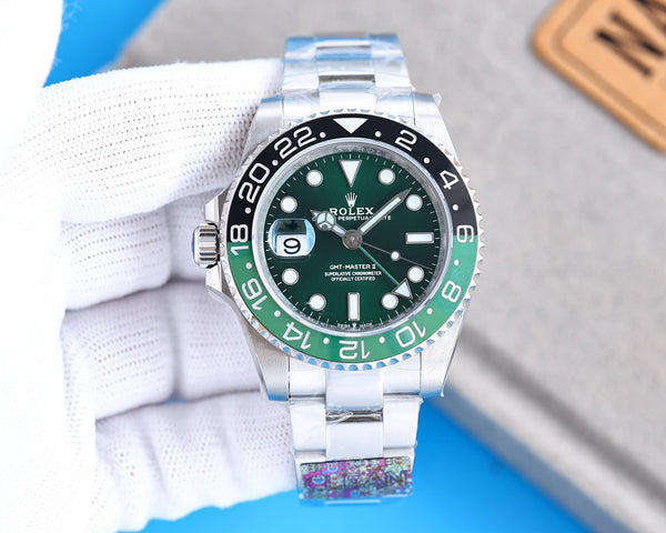GMT-MASTER II CUSTOM GREEN BLACK BEZEL QUADRANTE VERDE BRACCIALE OYSTER 