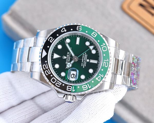 GMT-MASTER II CUSTOM GREEN BLACK BEZEL QUADRANTE VERDE BRACCIALE OYSTER 