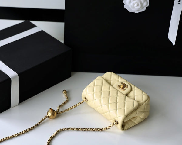 FLAP BAG 17CM YELLOW LAMBSKIN GOLD HARDWARE