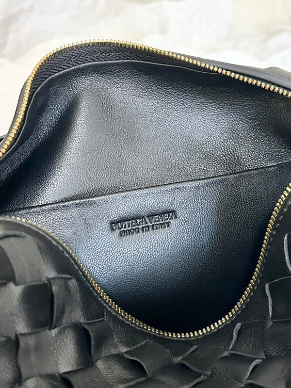 BV LOOP SMALL 23CM PELLE DI VITELLO NERA 