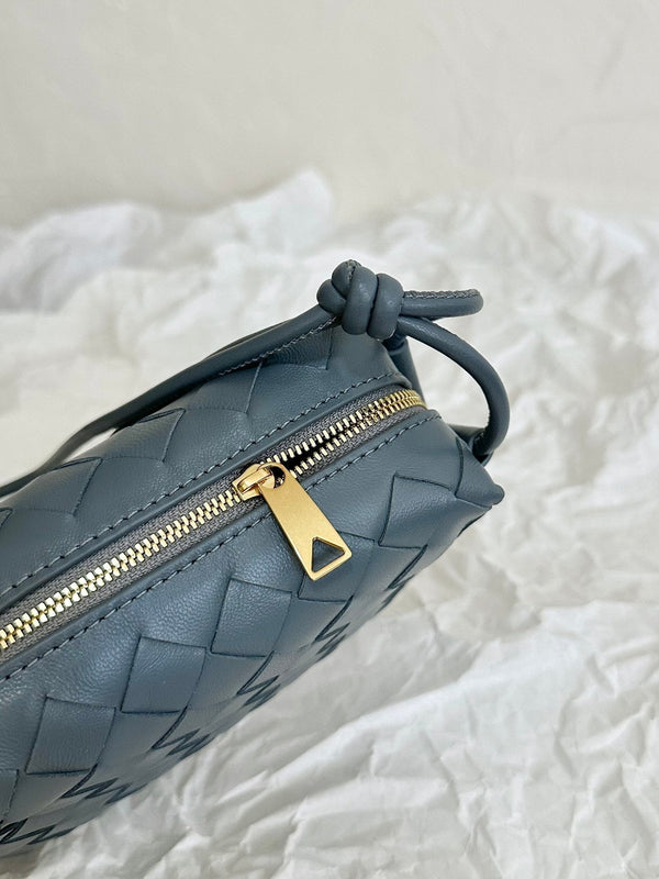 BV LOOP MINI 17CM PELLE DI VITELLO GRIGIA 