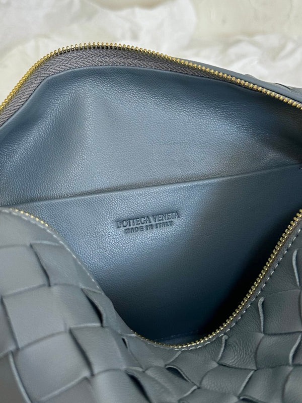 BV LOOP SMALL 23CM PELLE DI VITELLO GRIGIA 